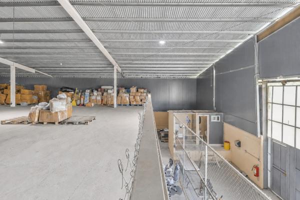 Venta de galera con mezzanine en pacora