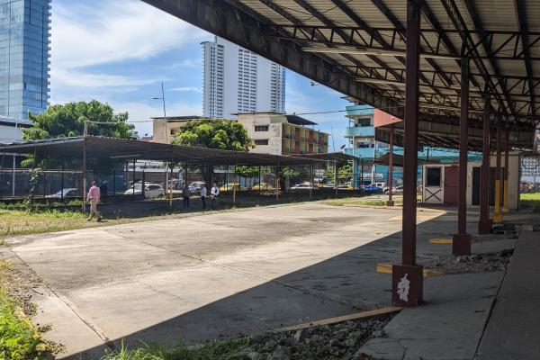 Venta de terreno en la ave. justo arosemena
