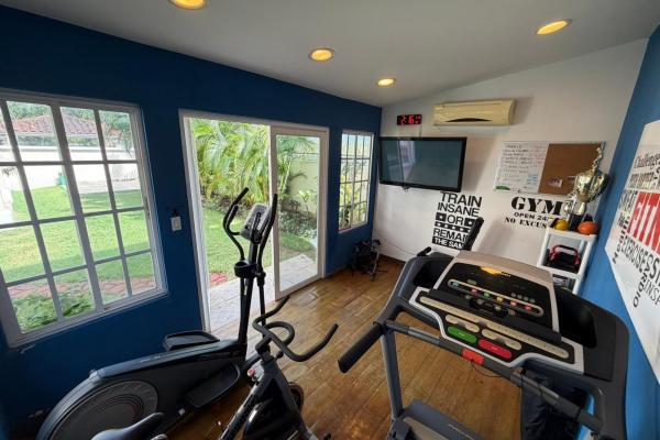 House for sale in villa valencia, south coast