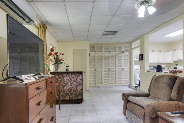 Duplex for sale in diablo: family friendly lot