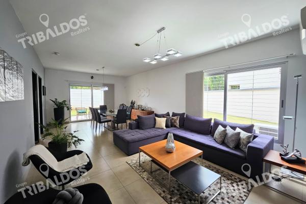 Venta de casa en dorado village en condado del rey