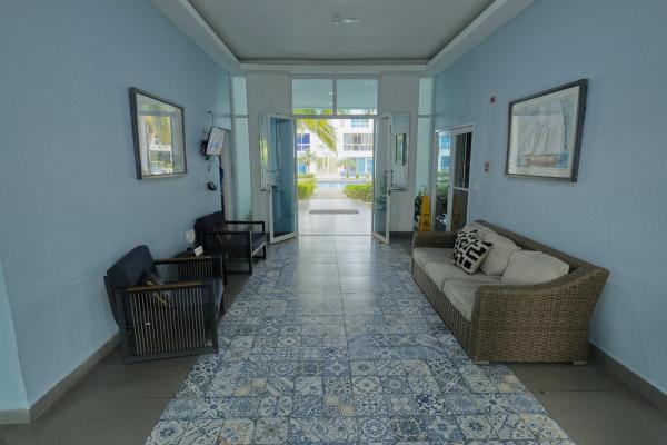 Furnished 2-level apartment near the beach