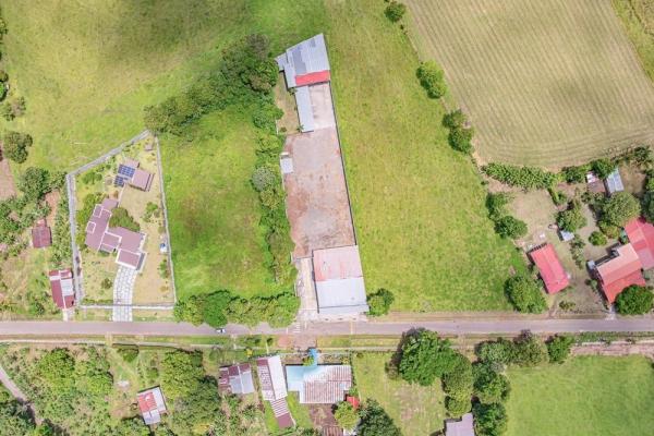 Mixed-use commercial property in san pablo viejo