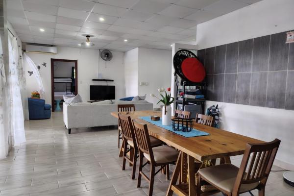 Casa con piscina, jacuzzi y espectaculares vistas a la montaña en el higo