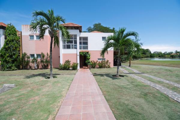 Casa adosada de 4 habitaciones en decameron