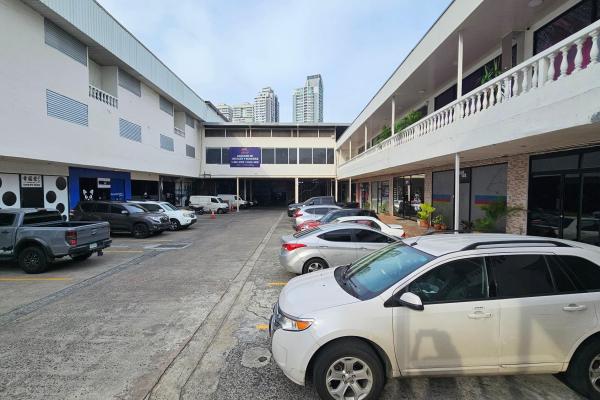 Gran local en via brasil - 815 m2