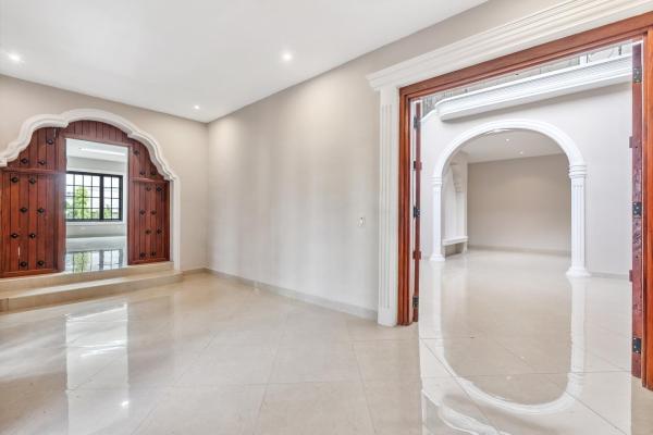 Mansion in golf heights
