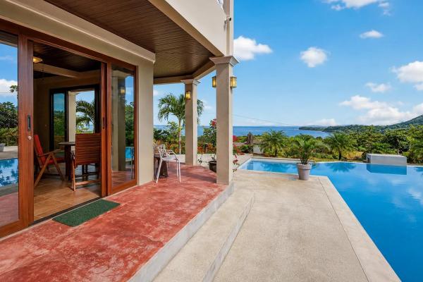 Ocean view villa with 6 apartments and pool