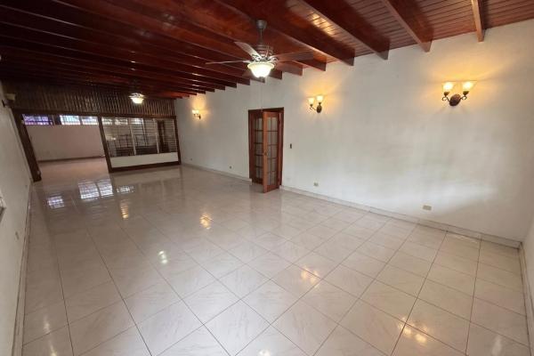 House sale in obarrio, dead end street (samuel l.)