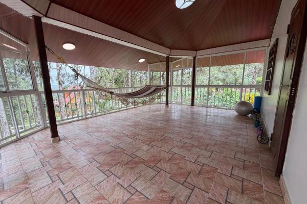 Se vende casa en altos de cerro azul
