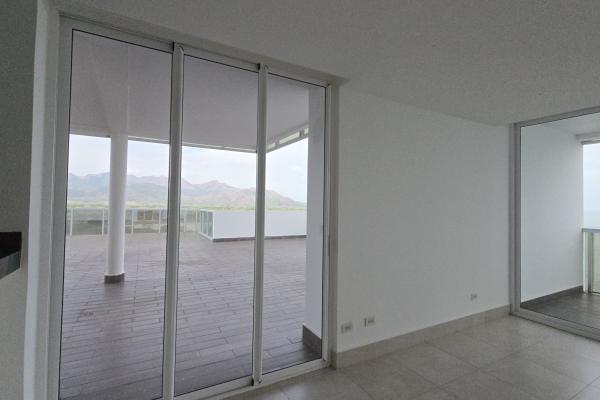 Venta de apartamento en ocean waves nueva gorgona
