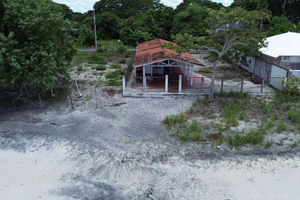 Casa frente al mar de 4 habitaciones en juan hombrón