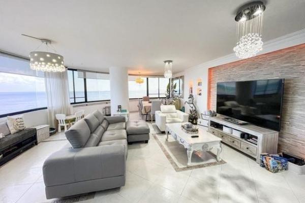 Remodeled apartment for sale in coco del mar