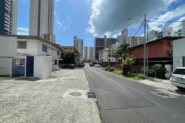 Venta de apartamento en ph star bay (3 estacionamientos + 1 deposito)