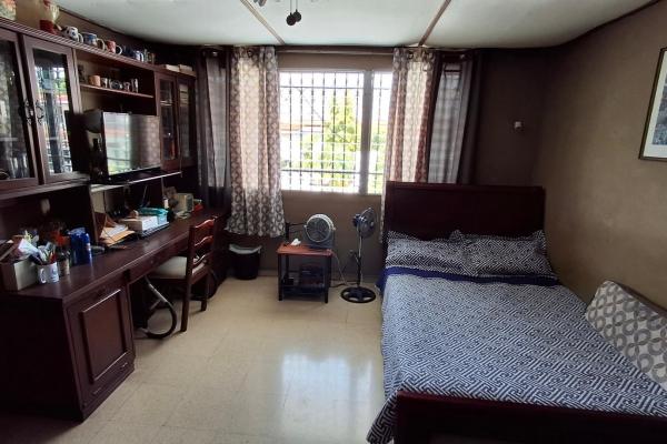 House in la loma with a large patio