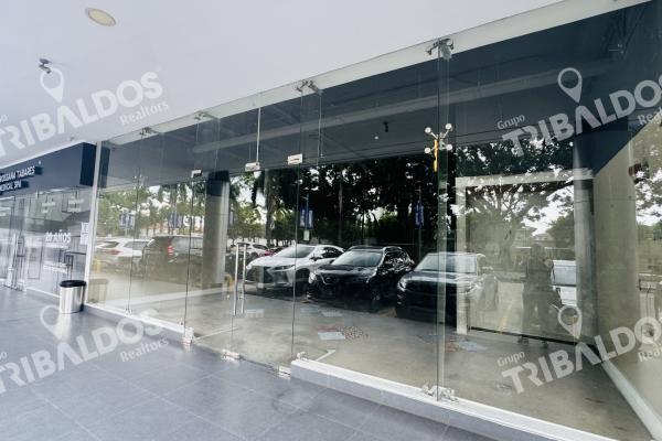 Aquiler de local en istrip mall plaza