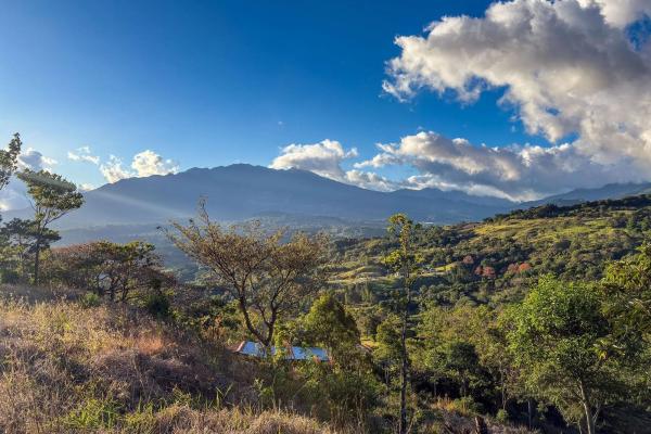 Lote con vista a la montaña en venta en jaramillo, boquete