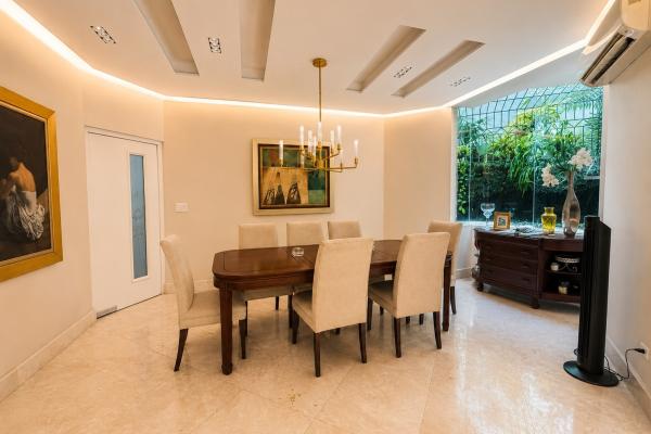 Duplex house for sale in altos del golf