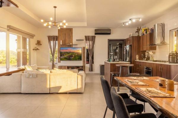 Modern furnished 2-bedroom home in boquete