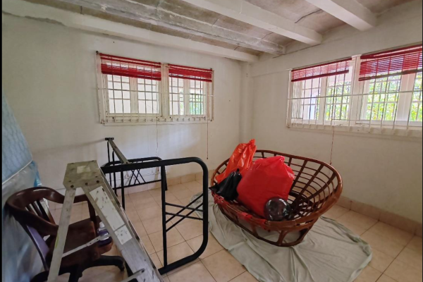 Sale of house in albrook