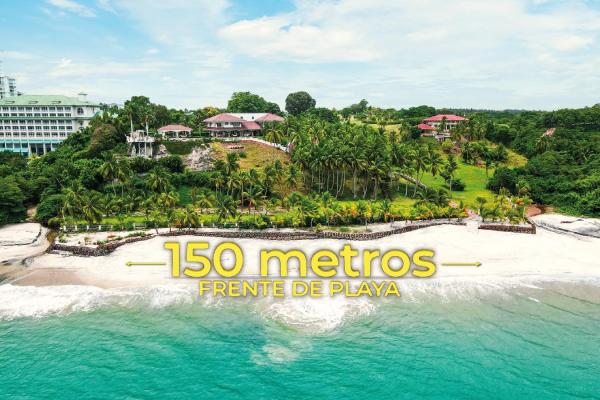 Land for development of a hotel with front beach