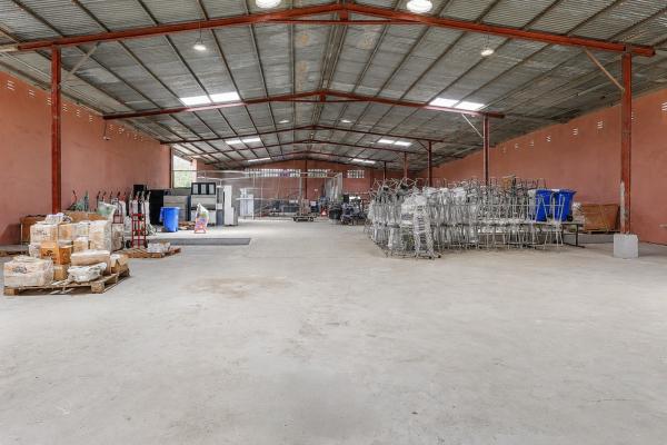 Venta de galera sobre la ave. josé agustín arango
