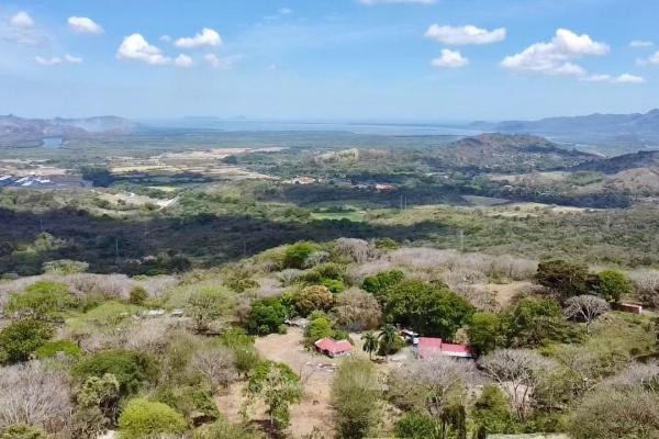 Modern villa, 3 independent guest house and views