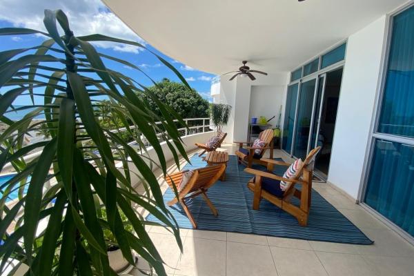 Apartamento frente al mar en coronado bay: dos estudios fusionados