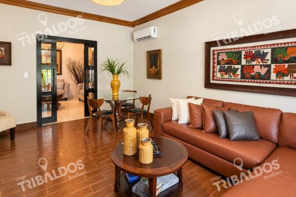 Sale of 2 houses in 1 in costa del este