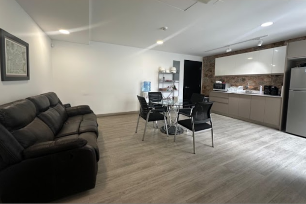 Venta de oficina en casa pérez alemán, casco antiguo