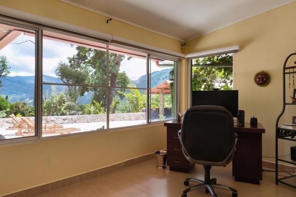 Mountain home for sale | altos del maría panama