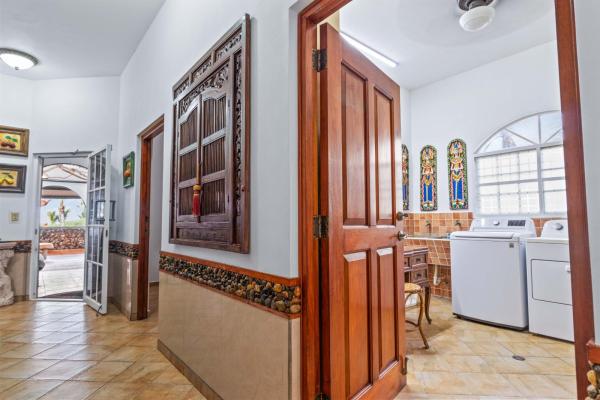3 story beachfront house in la barqueta
