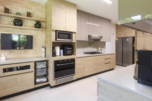 Venta de casa unifamiliar en palmeras del este, costa del este remodelada