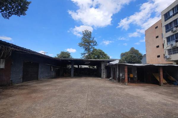 Prime commercial land for high traffic brands