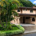 Spacious furnished ground floor apartment in valle