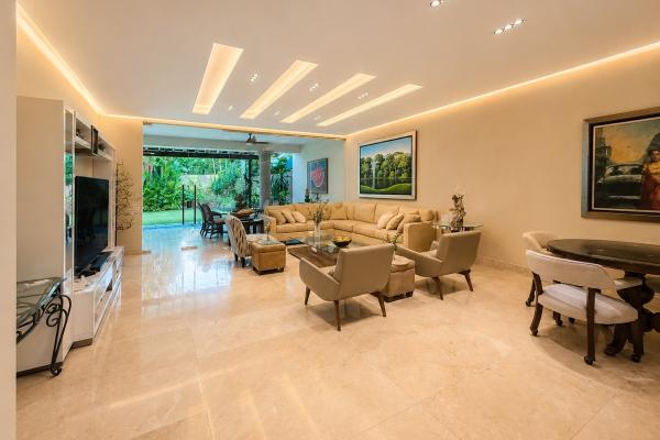 Duplex house for sale in altos del golf