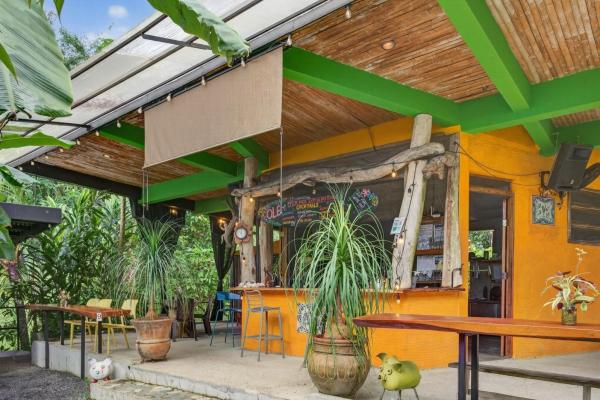 Restaurante y local comercial llave en mano