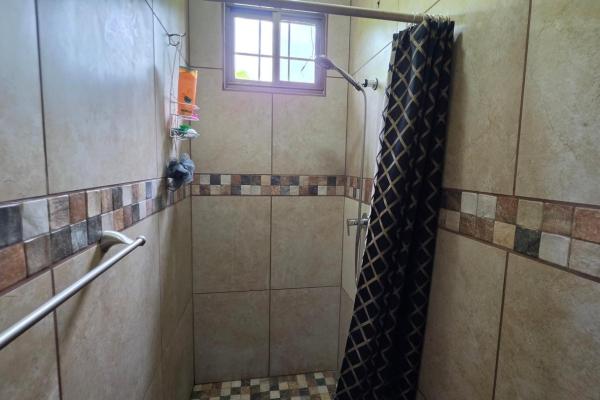 Casa familiar con jardines y taller en un terreno de 3486 m² en potrerillos
