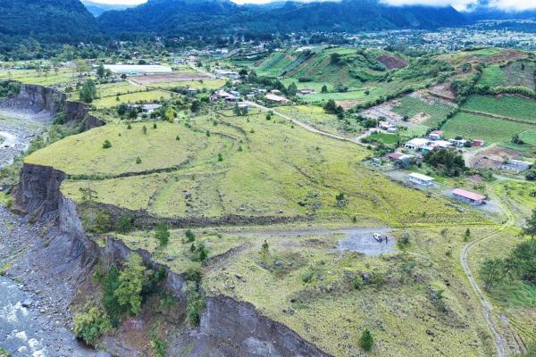Large residential lot for sale – paso ancho