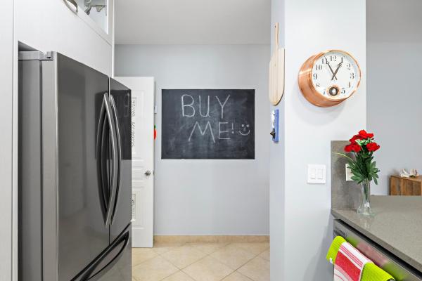 Apartamento de 3 rec. frente al mar en playa la barqueta panamá
