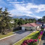 Charming alto boquete home minutes from town