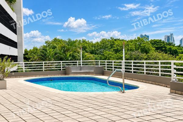 Venta de apartamento frente al mar | remodelado | 4 parkings | coco del mar