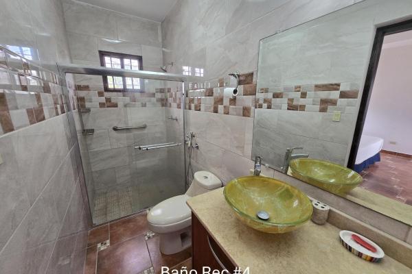 Golf palm trees 525,000 neg near serene beach