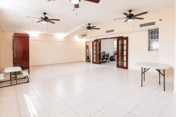 House for sale in brisas del golf