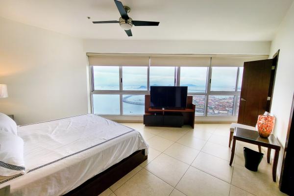 Venta de apartamento en p.h rivage, avenida balboa