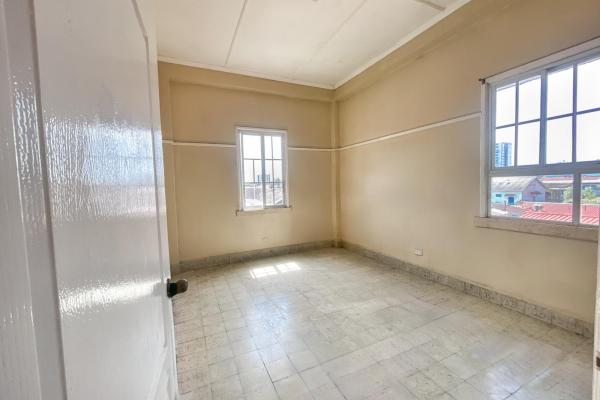 Venta de edificio rentando la riviera en colón