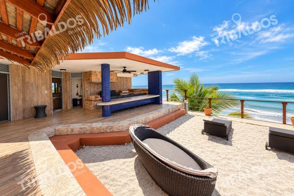 Venta de casa frente al mar en san carlos, con acceso a la playa y 5 recámaras