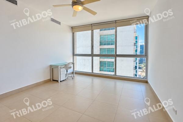 Oceanfront apartment for sale | 204 m2