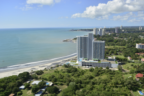 Venta de apartamento en royal palm nueva gorgona