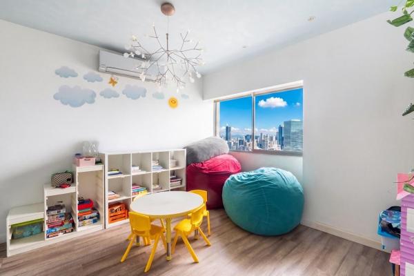 Exclusive 3-bedroom apartment with spacious layout